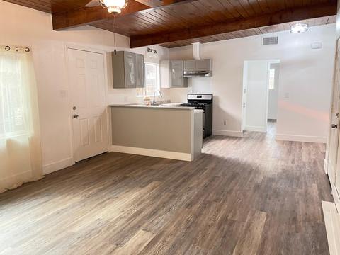 818 E Kaweah Ave, Visalia, CA 93292 photo 12