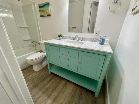 818 E Kaweah Ave, Visalia, CA 93292 photo 22