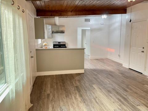 818 E Kaweah Ave, Visalia, CA 93292 photo 13