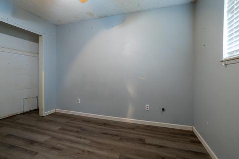 1914 E Vassar Dr, Visalia, CA 93292 photo 9