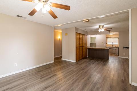 1914 E Vassar Dr, Visalia, CA 93292 photo 1