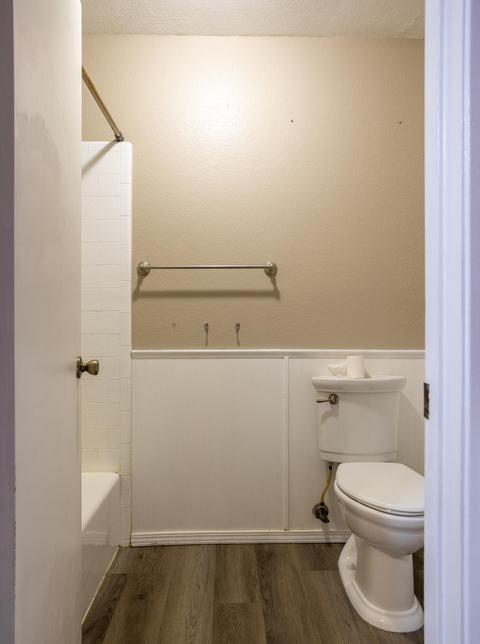 1914 E Vassar Dr, Visalia, CA 93292 photo 7