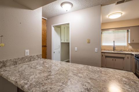 1914 E Vassar Dr, Visalia, CA 93292 photo 4