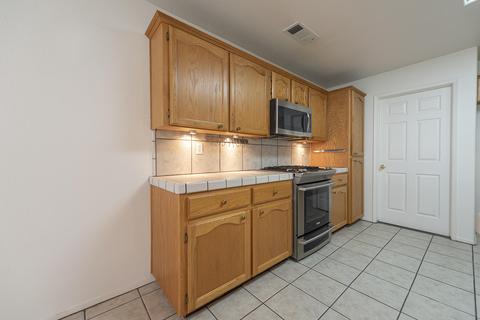 2348 E Cherry Ave, Visalia, CA 93292 photo 10