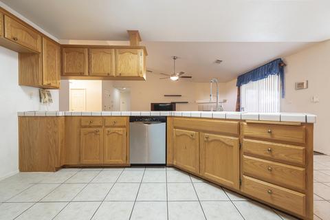 2348 E Cherry Ave, Visalia, CA 93292 photo 12