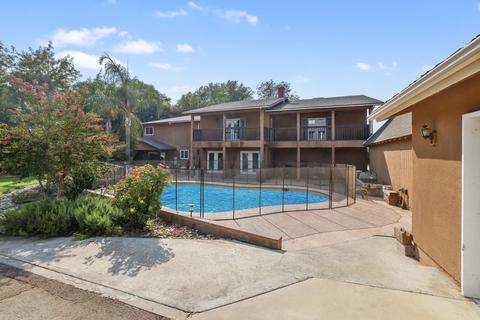 1712 E Parrish Ct, Visalia, CA 93292 photo 5