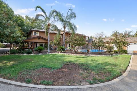 1712 E Parrish Ct, Visalia, CA 93292 photo 3