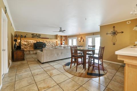 1712 E Parrish Ct, Visalia, CA 93292 photo 30
