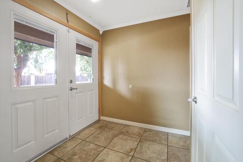 1712 E Parrish Ct, Visalia, CA 93292 photo 22