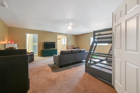 1712 E Parrish Ct, Visalia, CA 93292 photo 48
