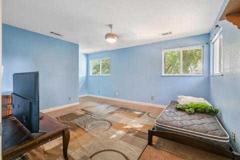 1712 E Parrish Ct, Visalia, CA 93292 photo 42