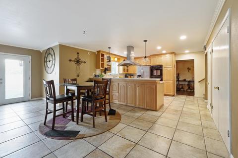 1712 E Parrish Ct, Visalia, CA 93292 photo 31
