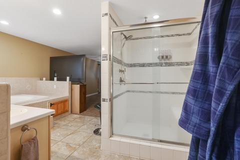1712 E Parrish Ct, Visalia, CA 93292 photo 69