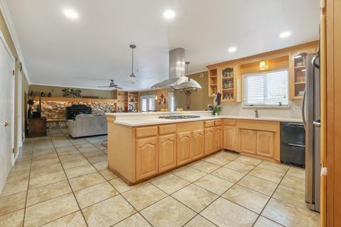 1712 E Parrish Ct, Visalia, CA 93292 photo 27