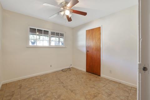 913 Banyan Dr, Lemoore, CA 93245 photo 9