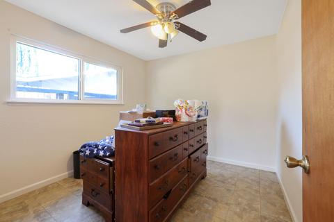 913 Banyan Dr, Lemoore, CA 93245 photo 13