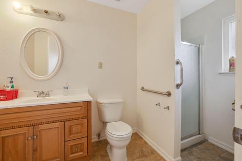 913 Banyan Dr, Lemoore, CA 93245 photo 12