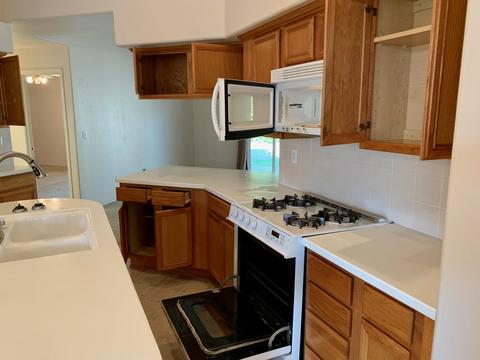 3950 E Iris Ct, Visalia, CA 93292 photo 6