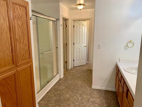 3950 E Iris Ct, Visalia, CA 93292 photo 8