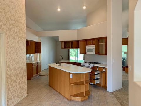 3950 E Iris Ct, Visalia, CA 93292 photo 5