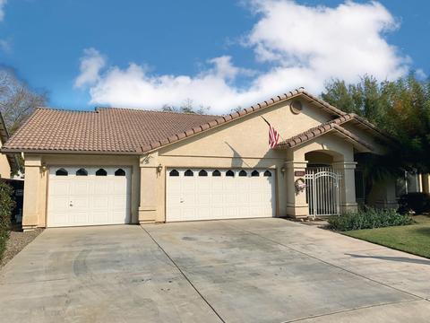 3950 E Iris Ct, Visalia, CA 93292 photo 1