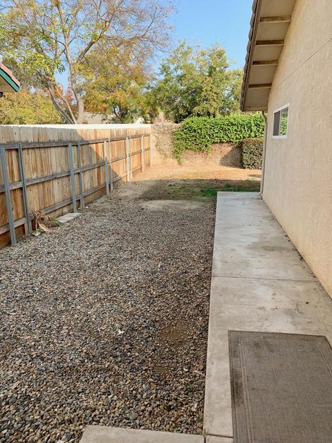 3950 E Iris Ct, Visalia, CA 93292 photo 3