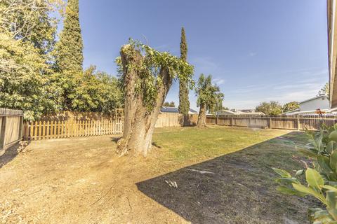 938 Murphy Dr, Lemoore, CA 93245 photo 21