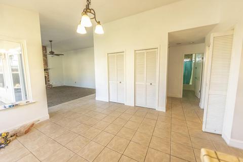 938 Murphy Dr, Lemoore, CA 93245 photo 7