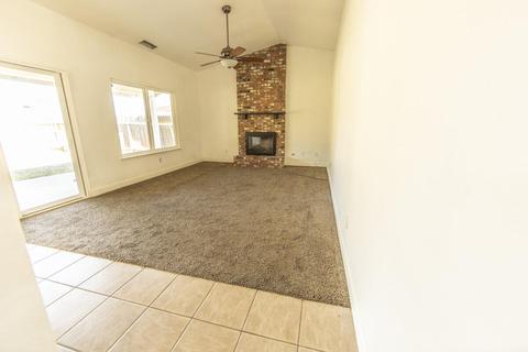 938 Murphy Dr, Lemoore, CA 93245 photo 5