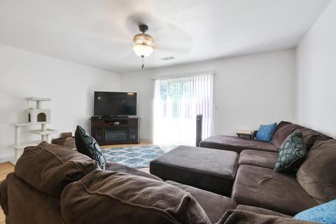 1425 E Cypress Ave, Tulare, CA 93274 photo 12