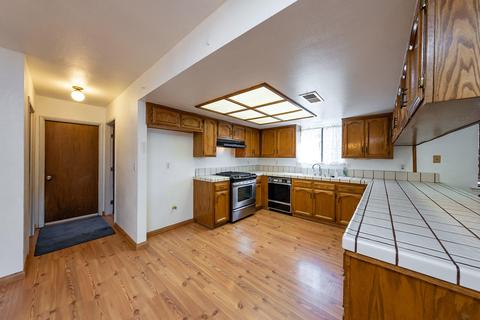 643 Mike Ln, Lemoore, CA 93245 photo 8