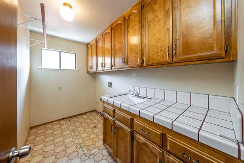 643 Mike Ln, Lemoore, CA 93245 photo 12