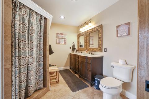 1908 S Stevenson Ct, Visalia, CA 93277 photo 34