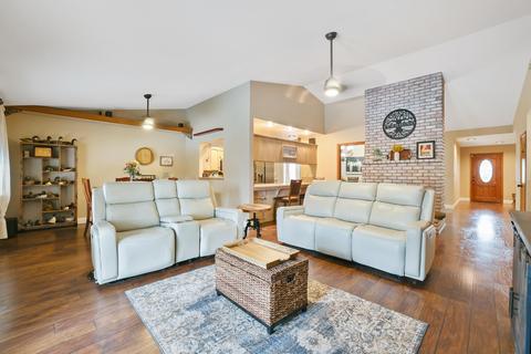 1908 S Stevenson Ct, Visalia, CA 93277 photo 23