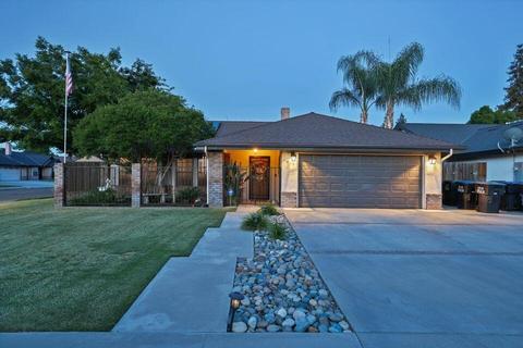 1908 S Stevenson Ct, Visalia, CA 93277 photo 1