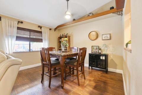 1908 S Stevenson Ct, Visalia, CA 93277 photo 20