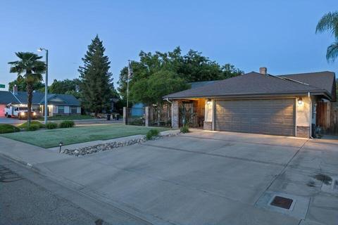 1908 S Stevenson Ct, Visalia, CA 93277 photo 3