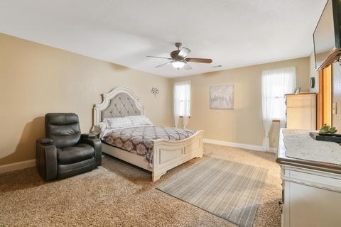 1908 S Stevenson Ct, Visalia, CA 93277 photo 32