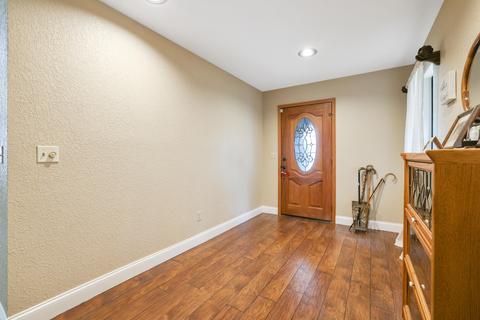 1908 S Stevenson Ct, Visalia, CA 93277 photo 5