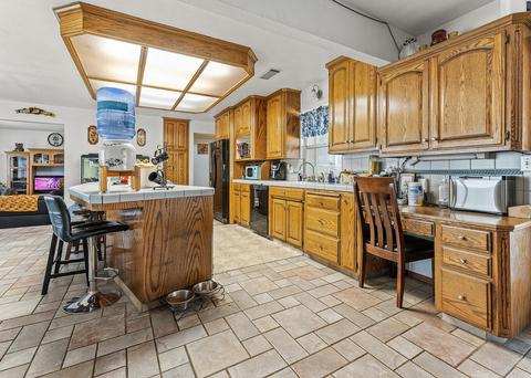 662 Meadow Ln, Lemoore, CA 93245 photo 9