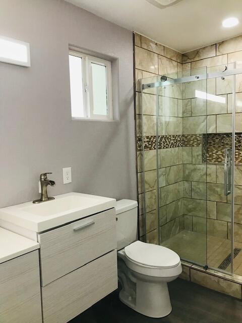 126 E 4th St, Hanford, CA 93230 photo 6