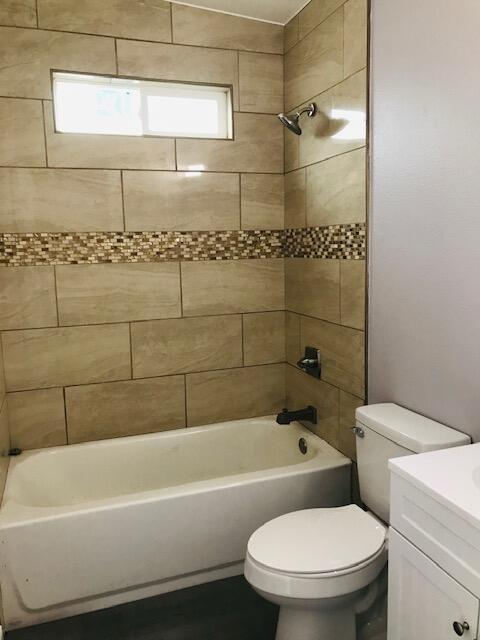 126 E 4th St, Hanford, CA 93230 photo 9