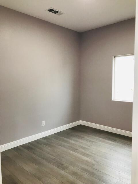 126 E 4th St, Hanford, CA 93230 photo 3