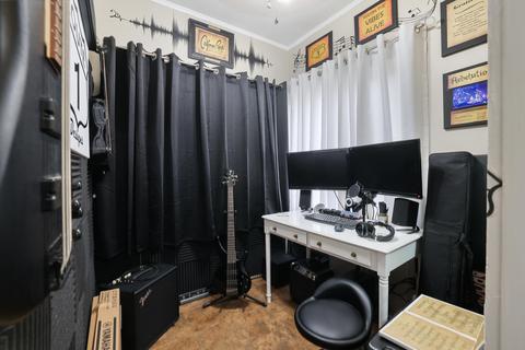 236 S D St, Exeter, CA 93221 photo 17