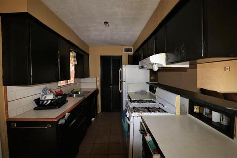 856 S Ann, Tulare, CA 93274 photo 10
