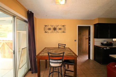 856 S Ann, Tulare, CA 93274 photo 9