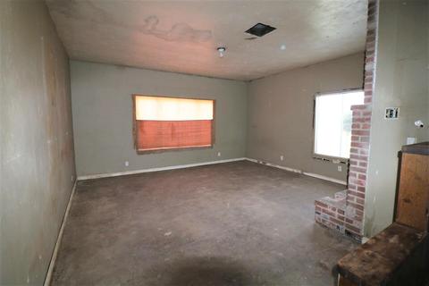 856 S Ann, Tulare, CA 93274 photo 6