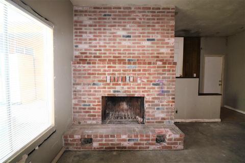 856 S Ann, Tulare, CA 93274 photo 4