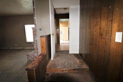 856 S Ann, Tulare, CA 93274 photo 5