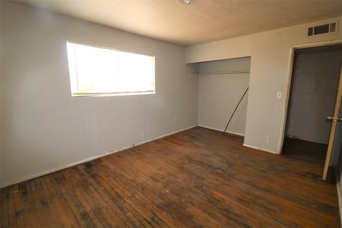 856 S Ann, Tulare, CA 93274 photo 18